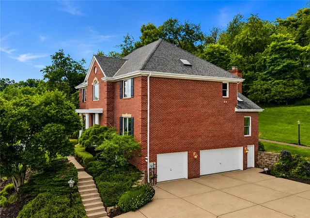 3rd image of 119 Laurel Oak Dr, Sewickley, PA 15143 | MLS# 1762349