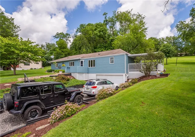 3rd image of 8 Leasure Way, Cecil, PA 15321 | MLS# 1762506