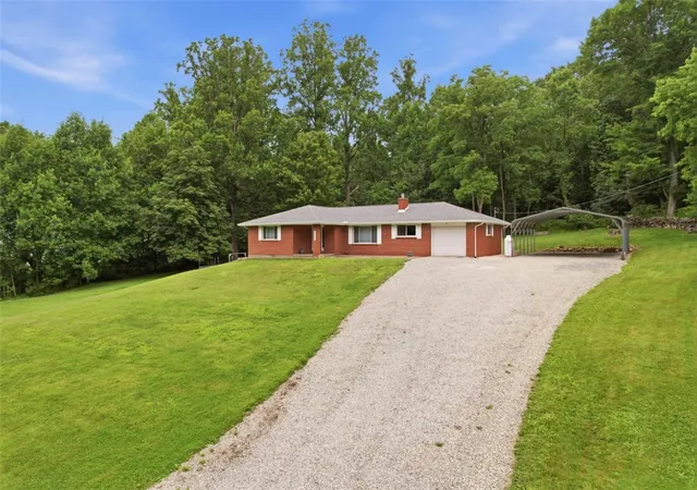 Homes for sale in Mt Pleasant Twp, PA | 1131 Old Route 31, Mt Pleasant Twp, PA 15666 | MLS# 1762489