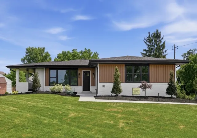 2nd image of 47 Tidball Rd, Robinson Twp, PA 15205 | MLS# 1762354