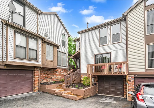 Homes for sale in Monroeville, PA | 320 Spring Run Dr, Monroeville, PA 15146 | MLS# 1762396