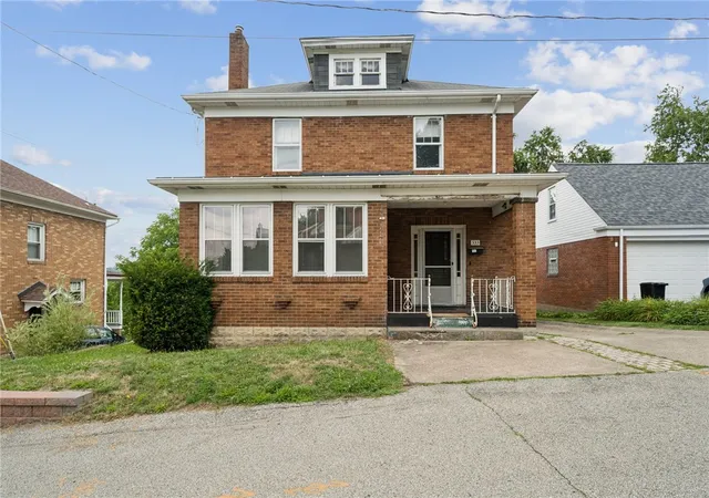 2nd image of 333 Greenwood Pl, Bridgeville, PA 15017 | MLS# 1762573