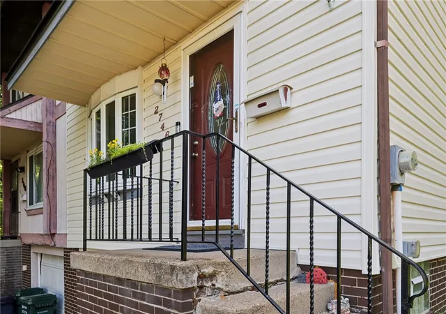 Homes for sale in Harrison Twp, PA | 2746 Kingston Dr, Harrison Twp, PA 15065 | MLS# 1762578