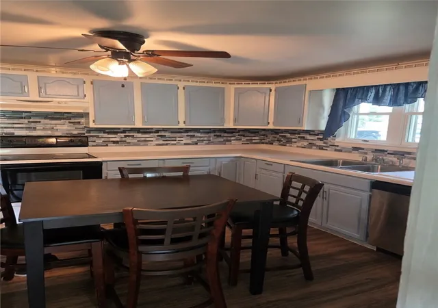 Photo 3 of Manufactured home for sale at 426 N Walnut St, Ligonier Boro, PA 15658 | MLS# 1762540 | Listing updated on 2026-08-31