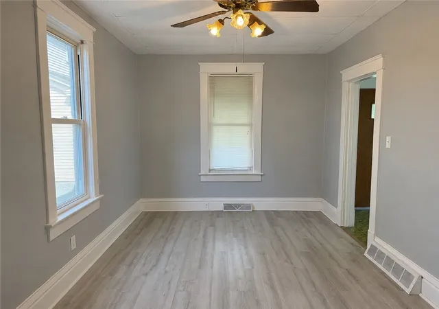 Homes for sale in New Castle, PA | 305 N Lafayette St, New Castle, PA 16102 | MLS# 1762614