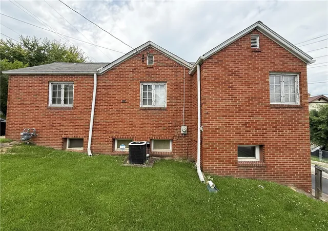 Homes for sale in Charleroi Boro, PA | 917 5th St, Charleroi Boro, PA 15022 | MLS# 1762588