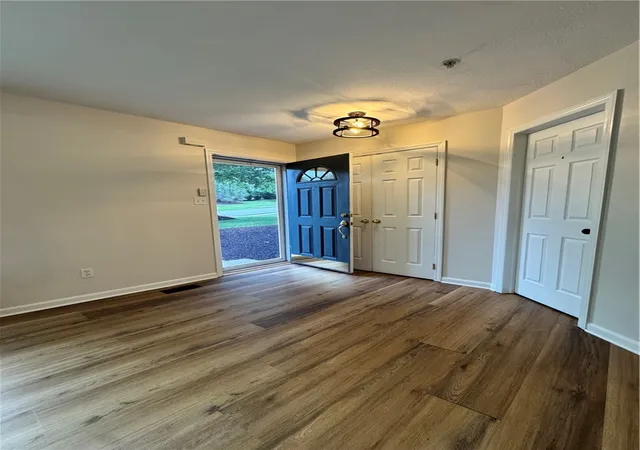 Photo 3 of Sale Pending at 630 Hunting Crk Rd, Canonsburg, PA 15317 | MLS# 1762658 | Listing updated on 2026-07-29