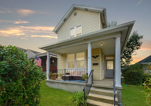 Homes for sale in Uniontown, PA | 120 E Coffee St, Uniontown, PA 15401 | MLS# 1762646