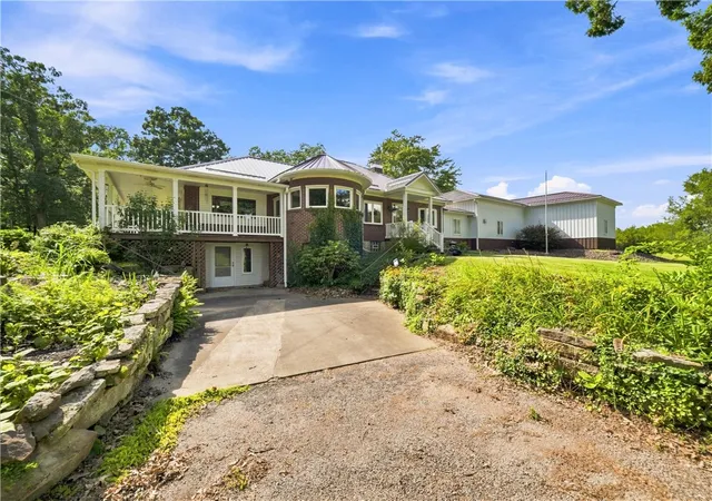 Photo 3 of Single family home for sale at 644 Freeport, Butler, PA 16002 | MLS# 1761445 | Listing updated on 2026-08-31