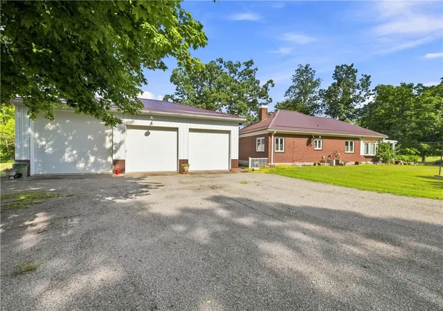 Photo 4 of Single family home for sale at 644 Freeport, Butler, PA 16002 | MLS# 1761445 | Listing updated on 2026-08-31