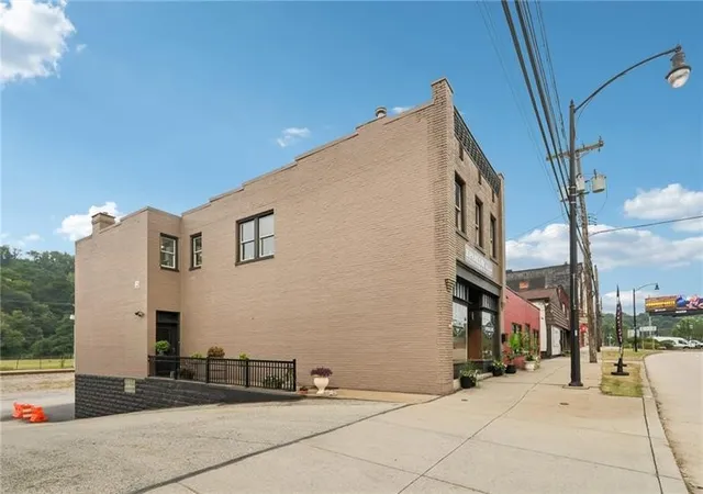 2nd image of 617 Butler St, Pittsburgh, PA 15223 | MLS# 1762674