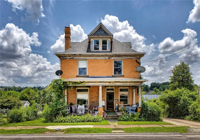 Homes for sale in Uniontown, PA | 23 W Craig Street, Uniontown, PA 15401 | MLS# 1762677