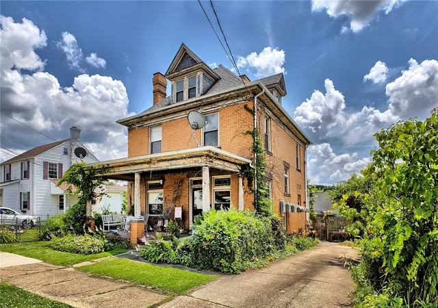 Homes for sale in Uniontown, PA | 23 W Craig Street, Uniontown, PA 15401 | MLS# 1762677