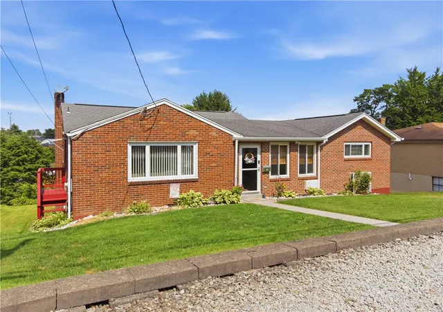 Homes for sale in Irwin, PA | 371 Niagara Dr, Irwin, PA 15642 | MLS# 1762548
