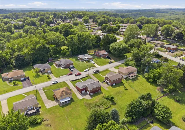 Homes for sale in Irwin, PA | 371 Niagara Dr, Irwin, PA 15642 | MLS# 1762548