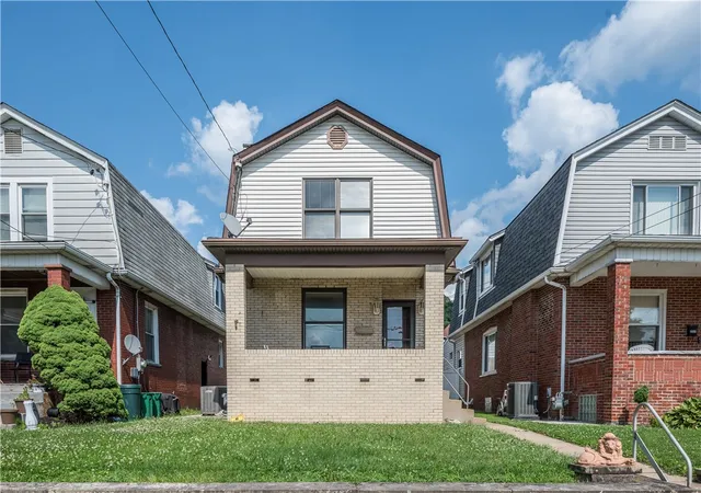Homes for sale in Ambridge, PA | 1522 Lenz Ave, Ambridge, PA 15003 | MLS# 1762686