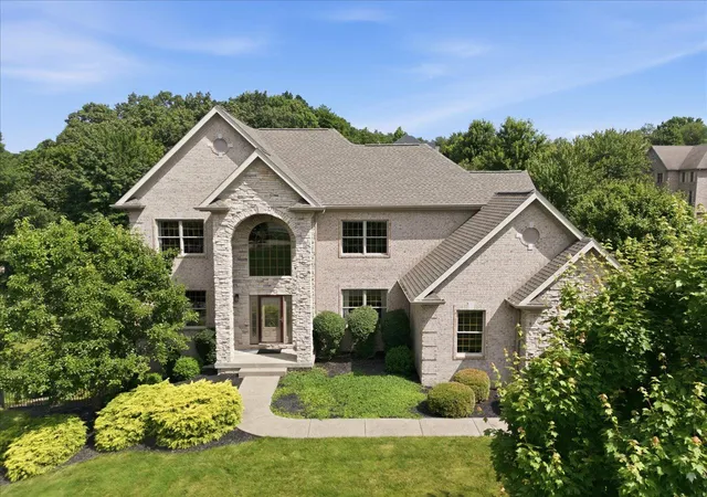 2nd image of 807 Cavan Dr, Cranberry Township, PA 16066 | MLS# 1762698