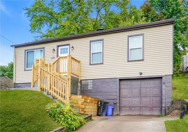 Homes for sale in Monroeville, PA | 219 Maple Dr, Monroeville, PA 15146 | MLS# 1762631