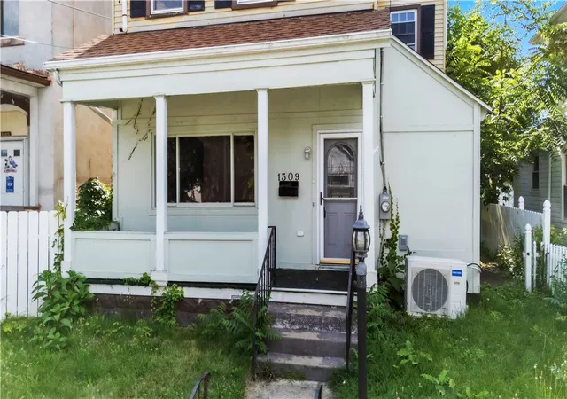 2nd image of 1309 3rd Ave, Beaver Falls, PA 15010 | MLS# 1760168