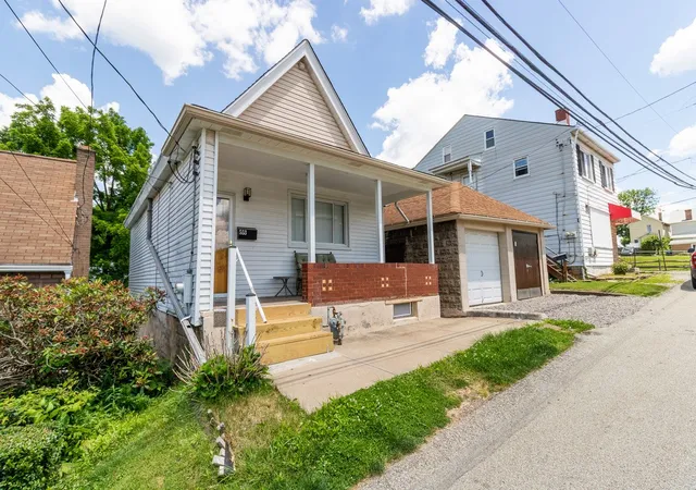 Homes for sale in Shaler, PA | 553 Foundry St, Shaler, PA 15215 | MLS# 1762673