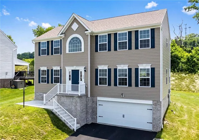 1st image of 304 Rose Hill Ct, North Strabane, PA 15317 | MLS# 1762668