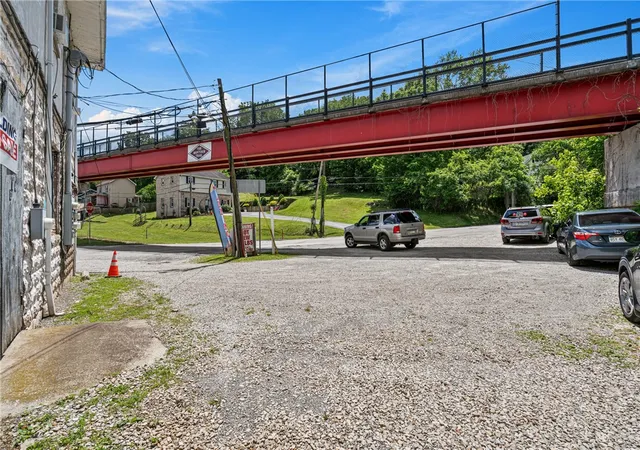 4th image of 3772 Millers Run Rd, Mc Donald, PA 15057 | MLS# 1762369
