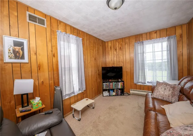 Photo 4 of Single family home for sale at 317 S Washington St, Eau Claire, PA 16030 | MLS# 1762655 | Listing updated on 2026-09-30