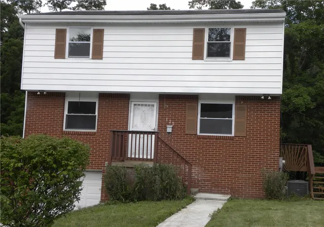 2nd image of 125 Everglade Dr, Penn Hills, PA 15235 | MLS# 1762777