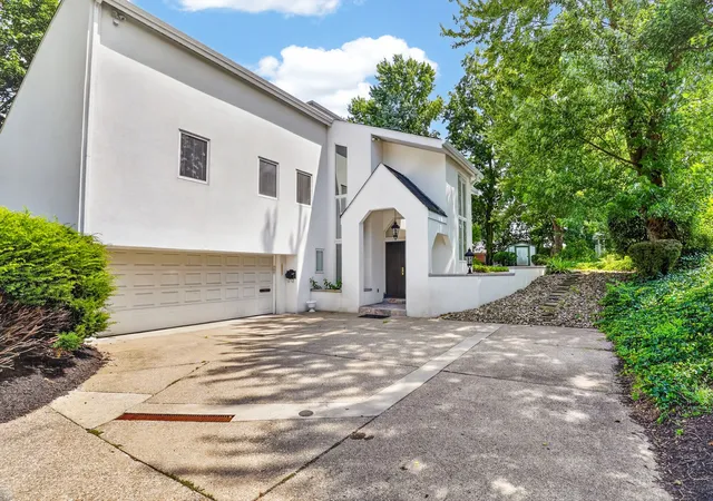 1st image of 951 Academy Pl, Pittsburgh, PA 15243 | MLS# 1762803