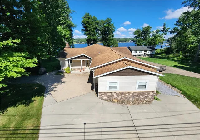 4th image of 228 Latonka Dr, Jackson Twp, PA 16137 | MLS# 1762734