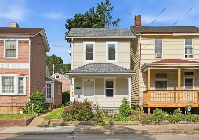 Homes for sale in Carnegie, PA | 621 Washington Avenue, Carnegie, PA 15106 | MLS# 1762704