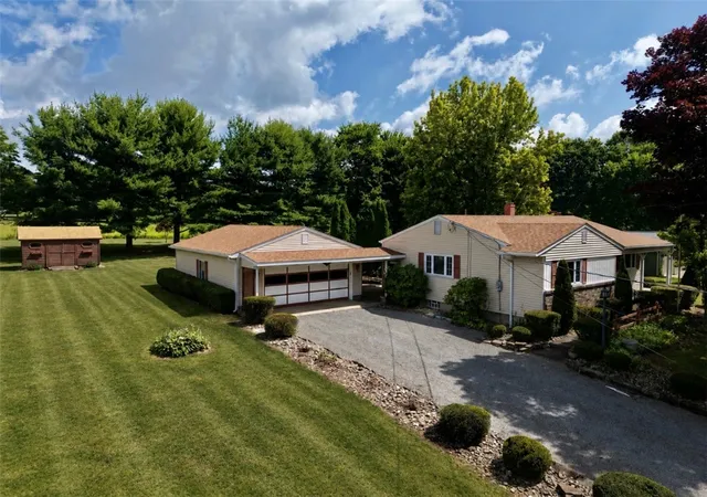 Homes for sale in North Sewickley Twp, PA | 440 Glenda Dr, North Sewickley Twp, PA 15010 | MLS# 1762790