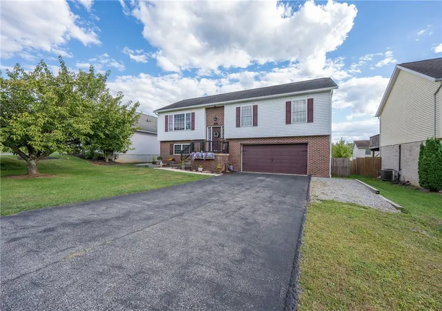Homes for sale in Derry Twp, PA | 105 Frank Cir, Derry Twp, PA 15650 | MLS# 1762590