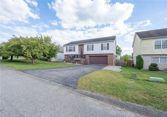 Homes for sale in Derry Twp, PA | 105 Frank Cir, Derry Twp, PA 15650 | MLS# 1762590