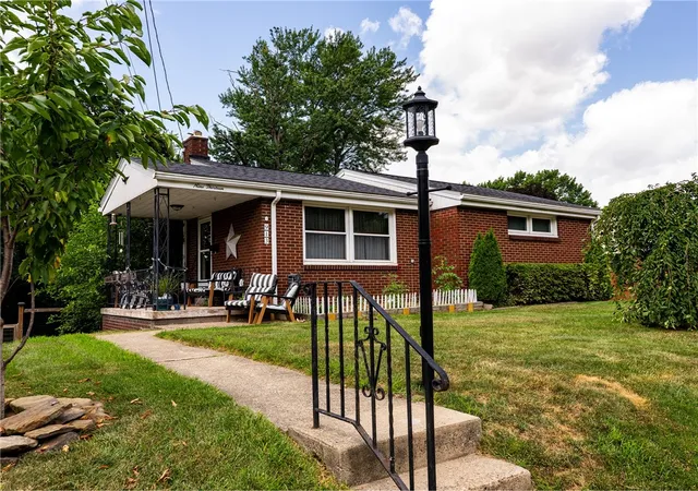 Homes for sale in Baden, PA | 913 4th St, Baden, PA 15005 | MLS# 1762470