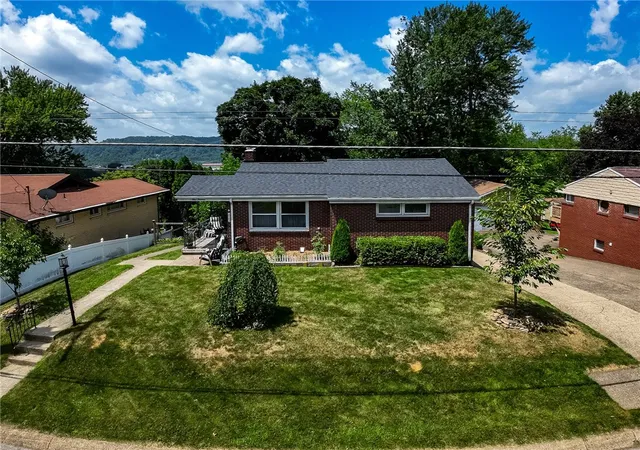 Homes for sale in Baden, PA | 913 4th St, Baden, PA 15005 | MLS# 1762470