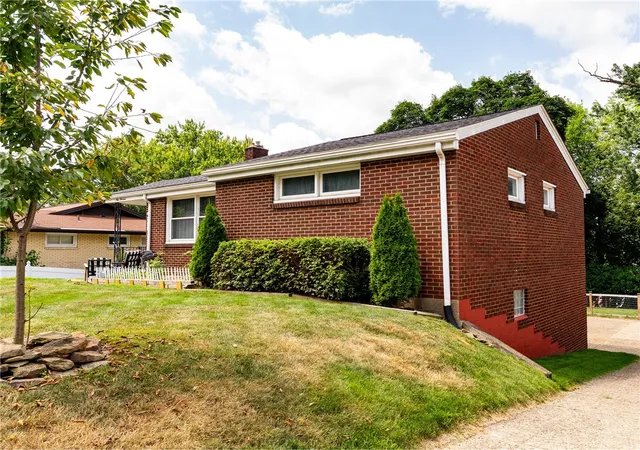 Homes for sale in Baden, PA | 913 4Th St, Baden, PA 15005 | MLS# 1762470