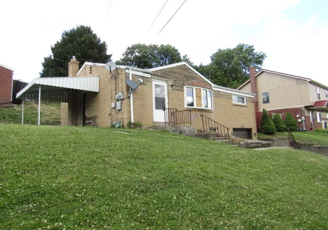 Homes for sale in Baldwin Twp, PA | 632 Highridge Dr, Baldwin Twp, PA 15226 | MLS# 1762591