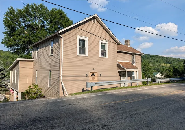 Homes for sale in Elizabeth Twp/boro, PA | 703-705 Industry Rd, Elizabeth Twp/boro, PA 15018 | MLS# 1762755