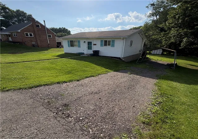 Photo 3 of Single family home for sale at 107 James St, W Leechburg, PA 15656 | MLS# 1762738 | Listing updated on 2026-09-01
