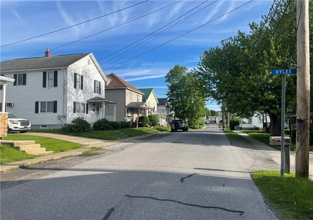 5th image of 166 Madison St, Saint Marys, PA 15857 | MLS# 1762843