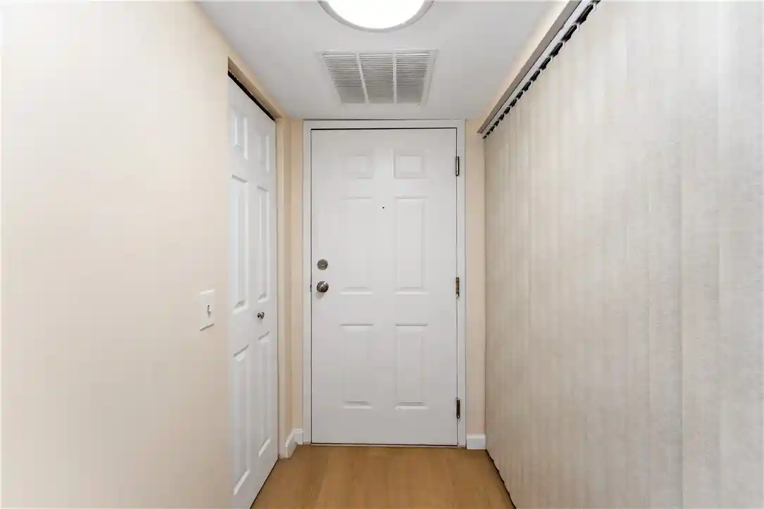 Listing Photo 2 - Condo for sale in 3266 Ward St located at 3266 Ward St, Oakland, PA 15213 - Unit 3266 Ward St