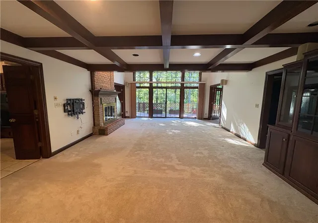 Photo 3 of Single family home for sale at 258 Cobblestone Dr, Hempfield Twp, PA 15601 | MLS# 1762847 | Listing updated on 2026-10-04