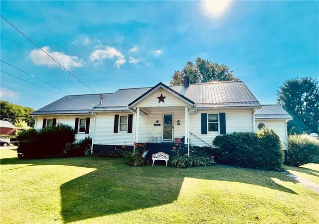 Homes for sale in Masontown, PA | 208 N 2nd St, Masontown, PA 15461 | MLS# 1762850