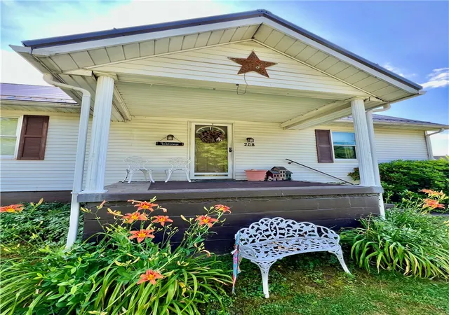 Homes for sale in Masontown, PA | 208 N 2Nd St, Masontown, PA 15461 | MLS# 1762850
