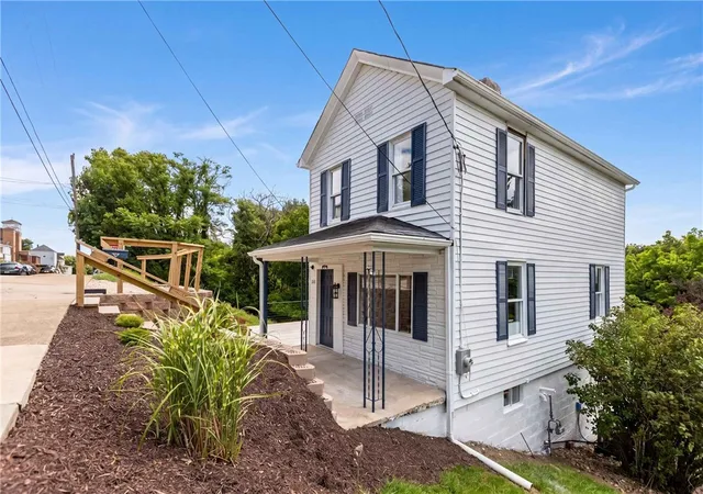 3rd image of 120 Vine St, Canonsburg, PA 15317 | MLS# 1761156