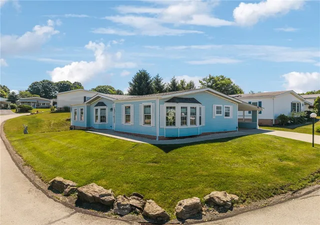 Homes for sale in Murrysville, PA | 801 Clover Ln, Murrysville, PA 15668 | MLS# 1762690