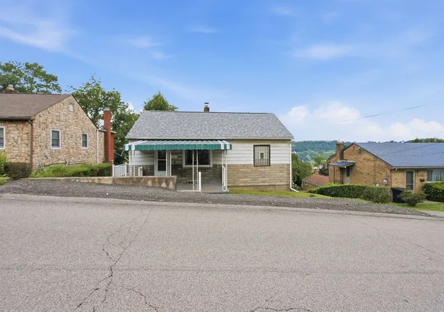 Photo 2 of Single family home for sale at 908 Upston St, Mc Keesport, PA 15133 | MLS# 1762854 | Listing updated on 2026-07-05