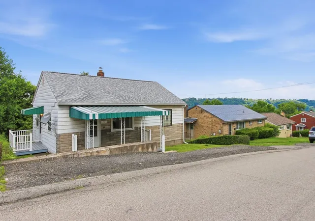 Photo 3 of Single family home for sale at 908 Upston St, Mc Keesport, PA 15133 | MLS# 1762854 | Listing updated on 2026-07-05