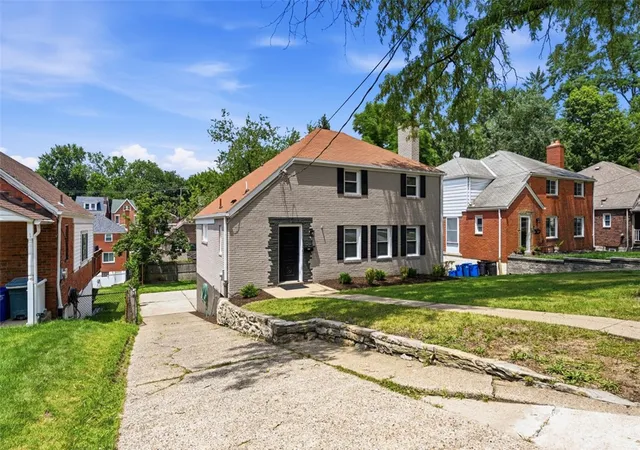 2nd image of 4433 Coleridge St, Pittsburgh, PA 15201 | MLS# 1762855